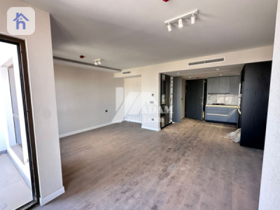 Elegant Studio in Prime Boulevard Location image 1