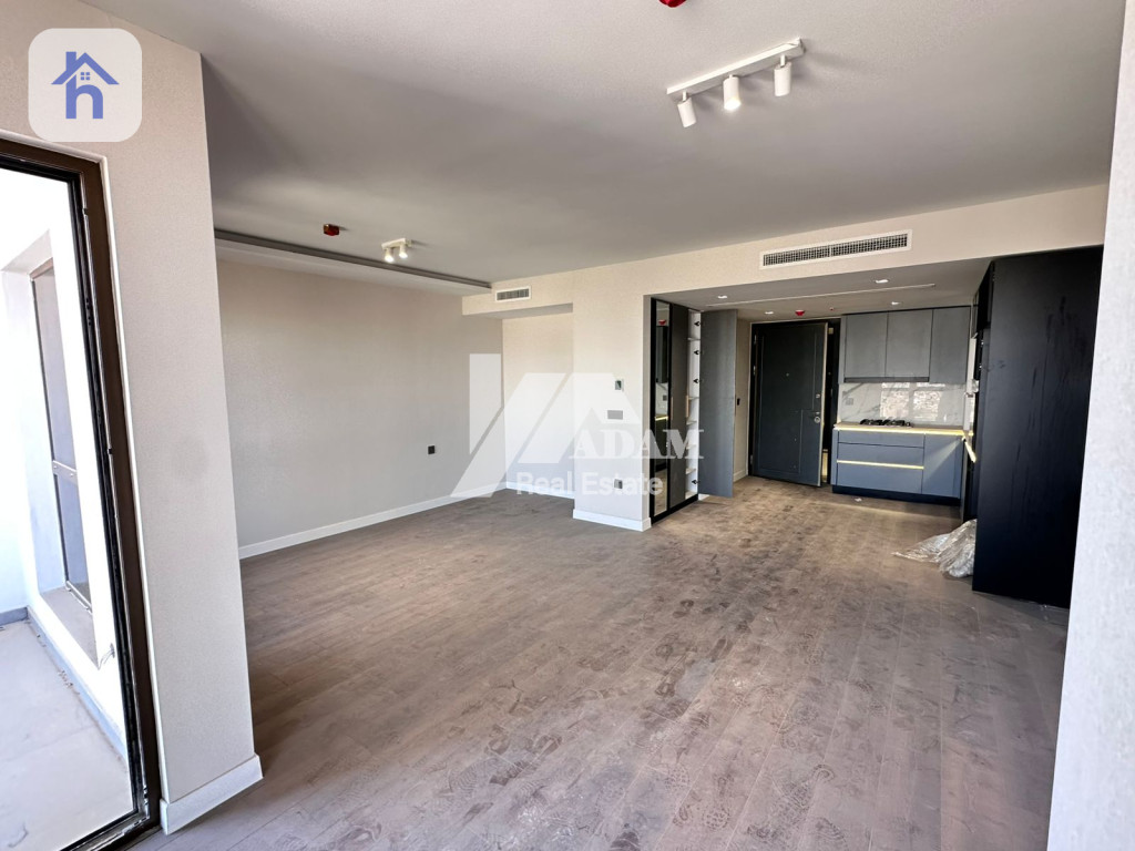 Elegant Studio in Prime Boulevard Location