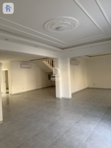 Spacious House with 4 Bedrooms image 25