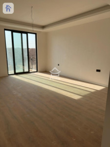 Modern 4-Bedroom House in Mountain View Image 6