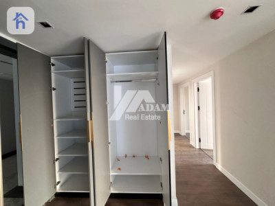 Elegant 2-BR Apartment with Terrace Image 6