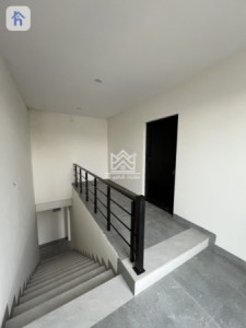 One Floor House image 9