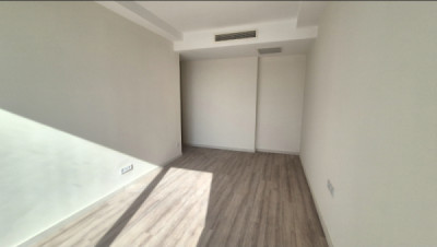 Modern Apartment with 2 Bedrooms image 5