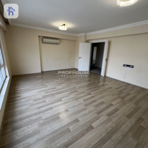 Spacious 3-Bedroom Apartment Resim 3