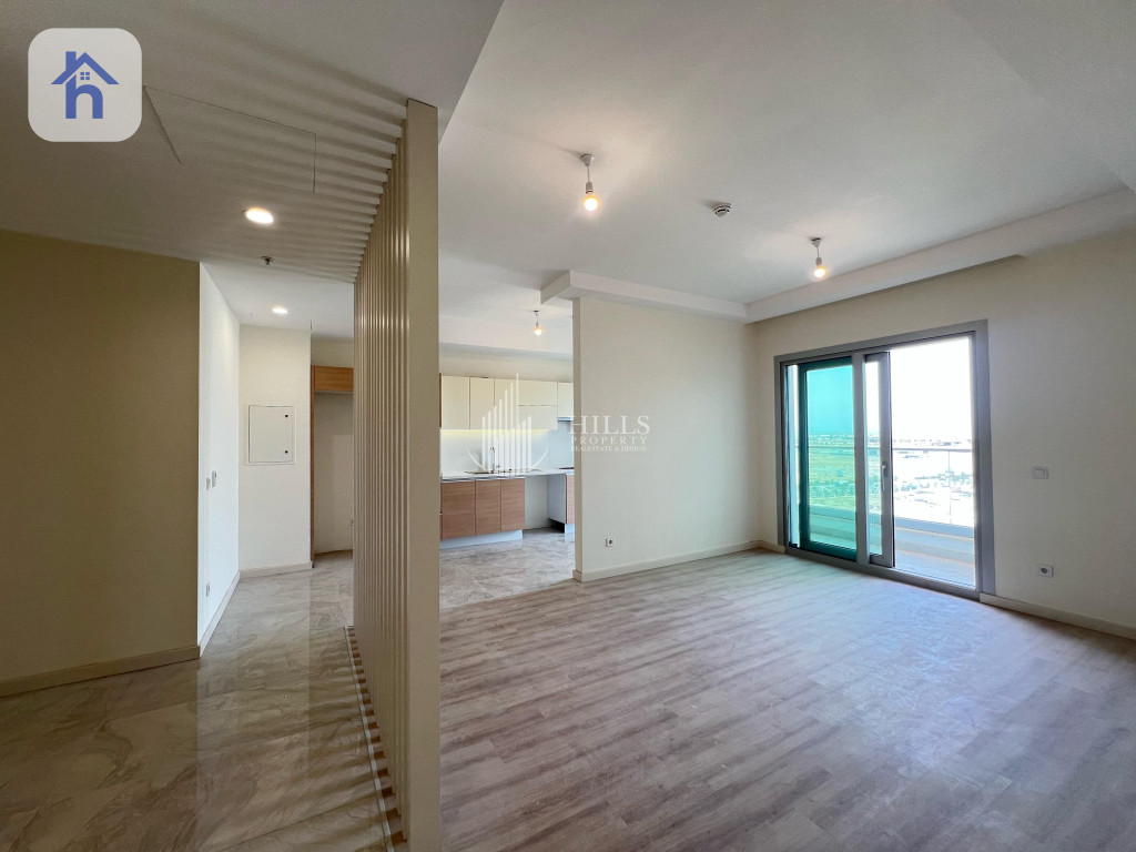 Spacious Apartment in Empire Square