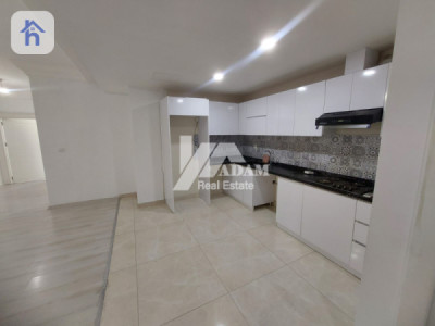 Modern Apartment with 3 Bedrooms image 2