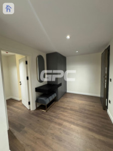 Spacious 4-Bedroom Apartment image 10