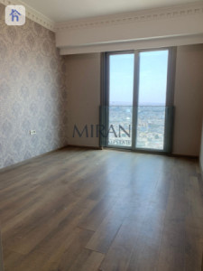 Spacious Apartment with Stunning Views Resim 3
