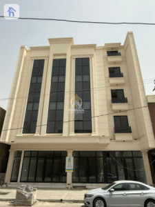 مبنى تجاري مع شقق متعددة image 2
