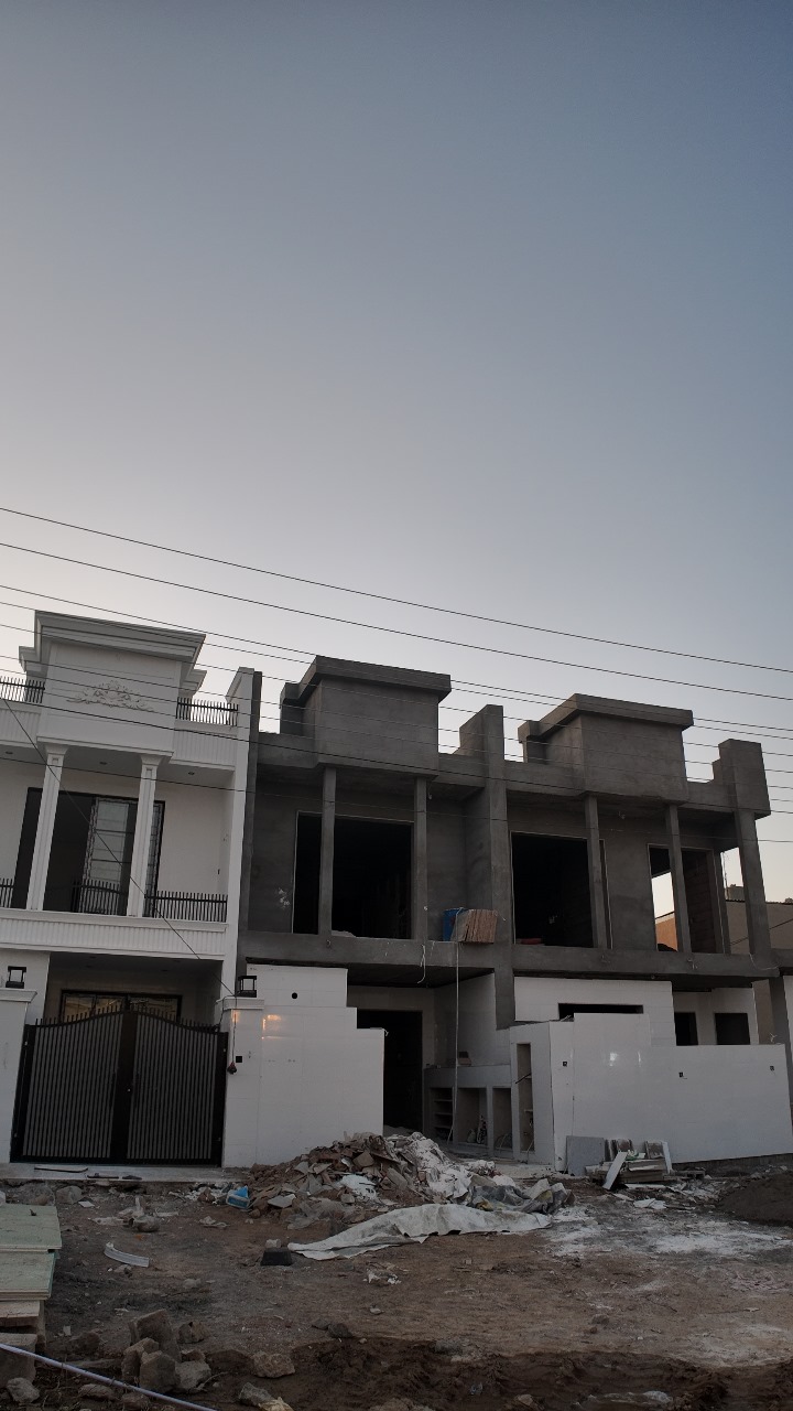 Two 100m² Houses & 150m² House