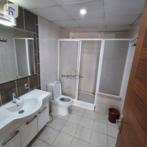 Elegant 3-Bedroom Apartment image 9