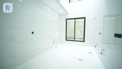 Spacious House in Erbil with 4 Bedrooms Image 3