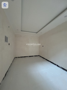 Square House image 7