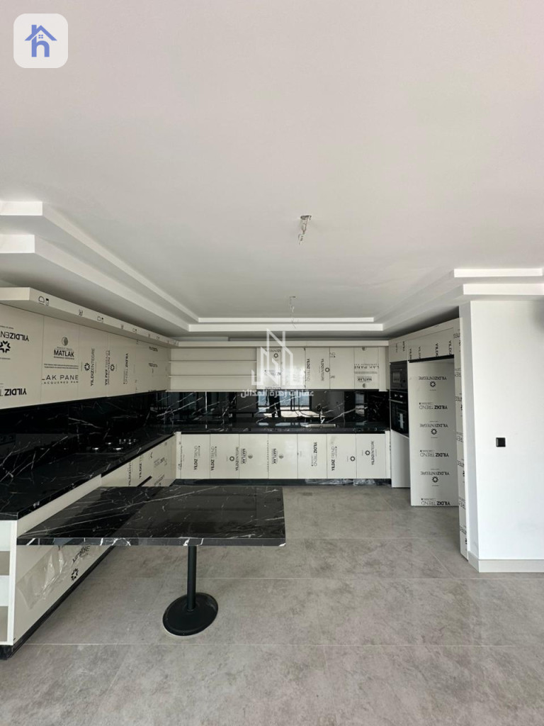 Modern Apartment in Rami Towers