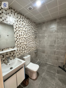 Elegant Apartment with 2 Bedrooms image 6