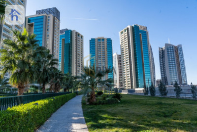 Elegant Apartment in Empire Wings image 1