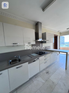 Modern 4-Bedroom Apartment with Beautiful View Image 5