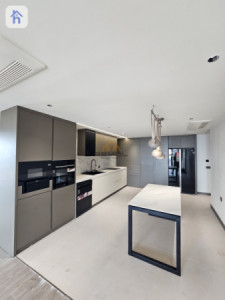 Spacious apartment with stunning views Image 6