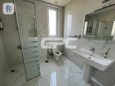 Spacious family home for rent image 9