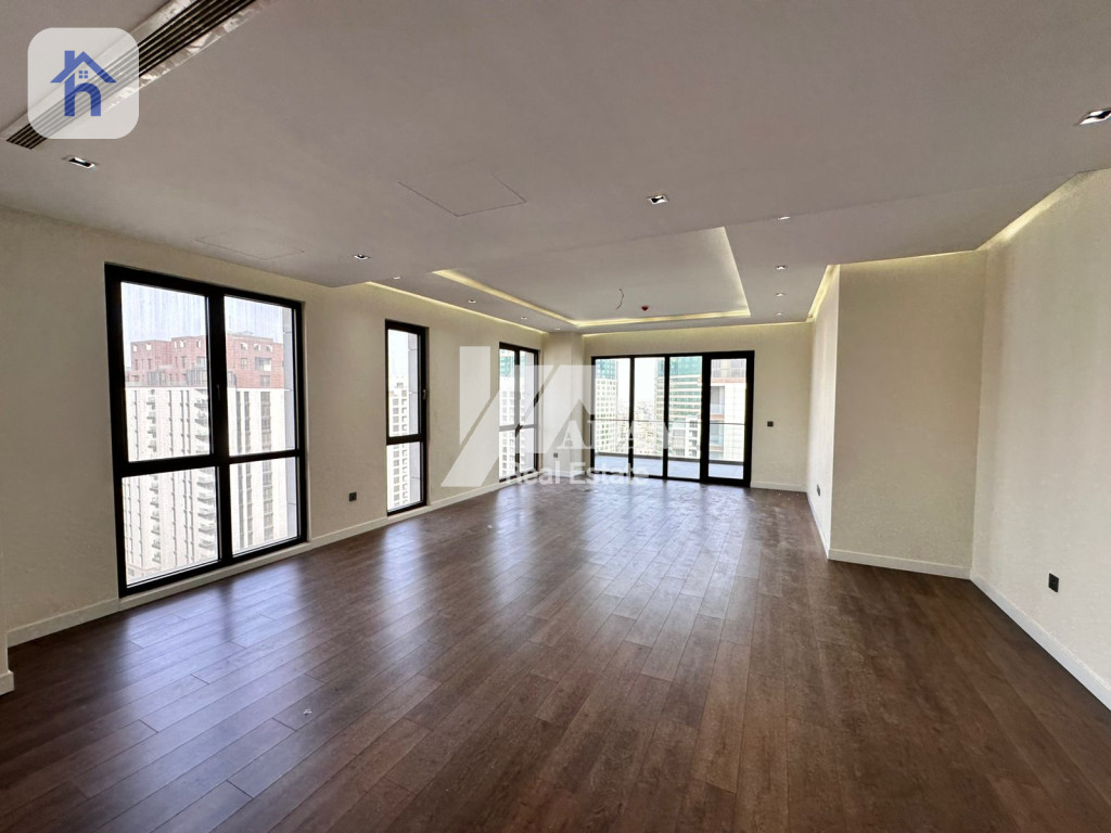 Spacious Apartment with Beautiful Views