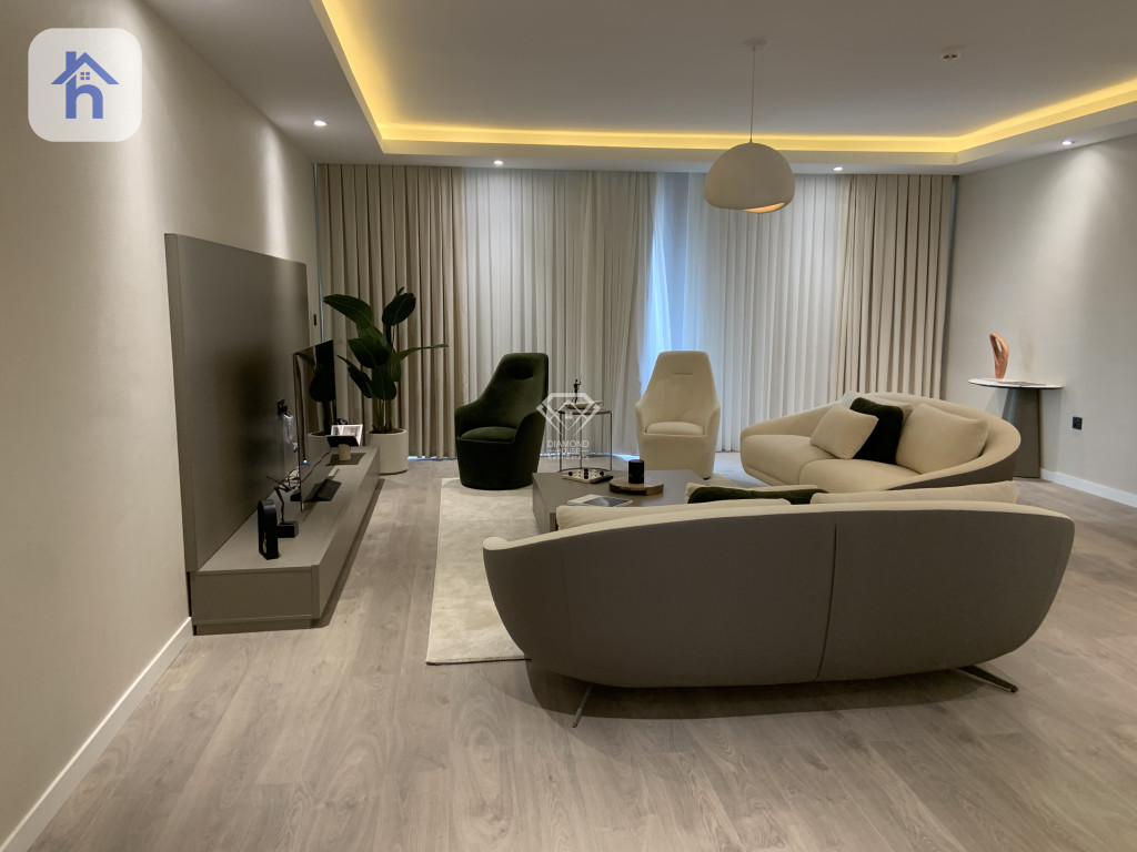 Luxurious 4 Bedroom Apartment with Modern Design