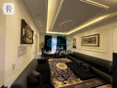 Spacious house with garden Image 6