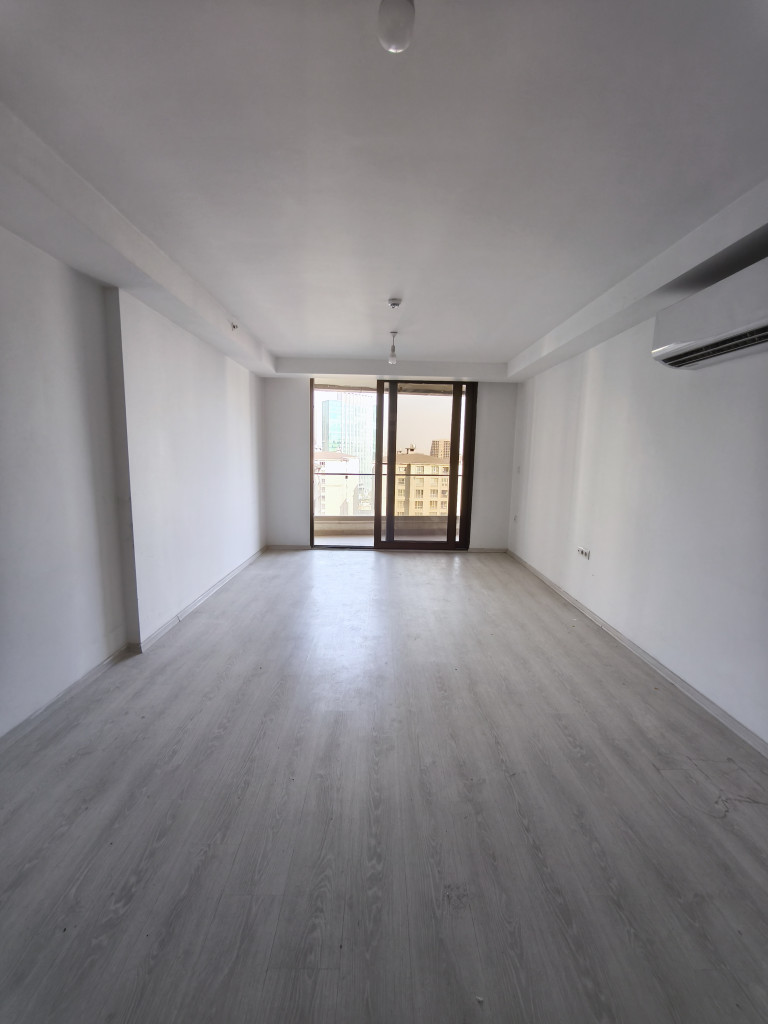 11th Floor Apartment for Rent