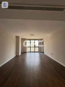 شوقەیەکی ئارام و یەک ژووری نوستن لەگەڵ دیمەنێکی جوان وێنە 4