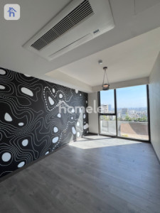 Spacious 3-Bedroom Apartment with Stunning Views image 1