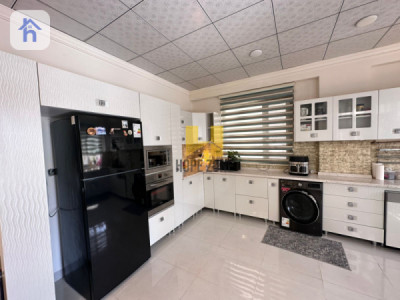 Spacious House with 5 Bedrooms Resim 5