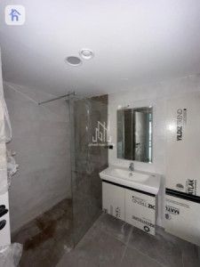 Modern Apartment with 2 Bedrooms image 12