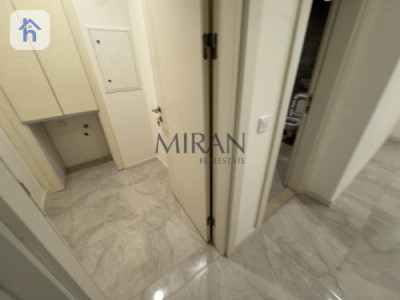 Elegant Apartment in Prime Location Image 8