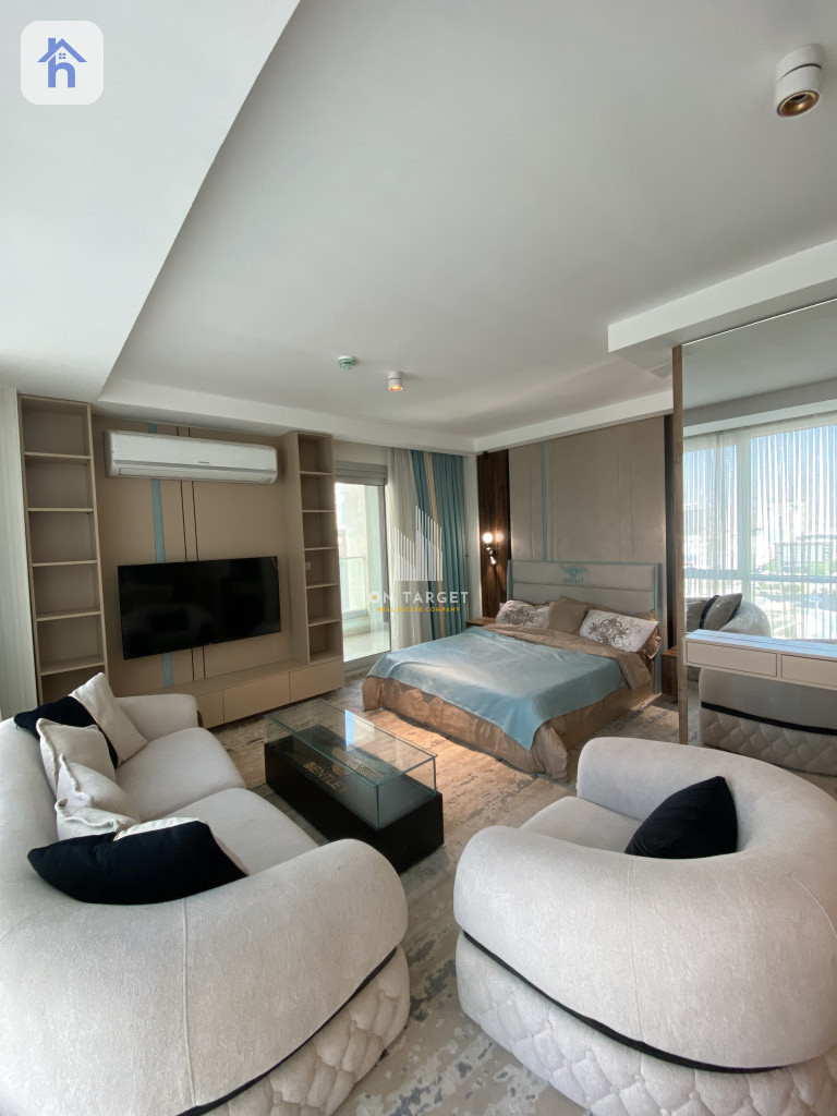 Cozy Apartment in Empire Wings