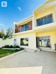 Spacious House with 5 Bedrooms image 2