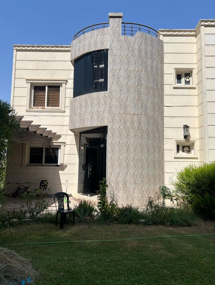House (450m²)