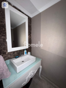 Modern apartment with park view Image 10