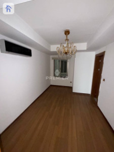 Stylish B4 Apartment with Views Image 7