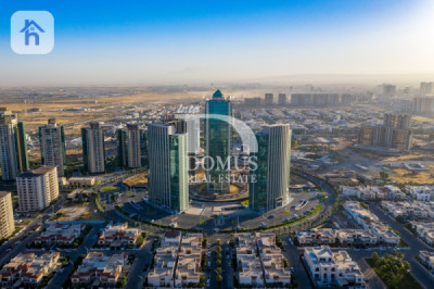 مكتب حديث مع مناظر رائعة image 1