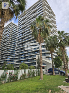Modern studio in prime location image 2