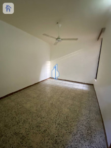 Spacious House with 4 Bedrooms Image 9
