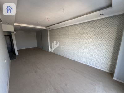 Luxurious Apartment in Prime Location image 2