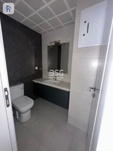 شقة حديثة بغرفتي نوم صورة 5