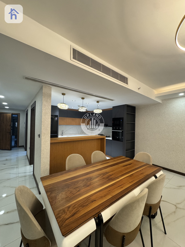 Modern Apartment with 4 Bedrooms Resim 2