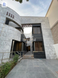 Large Family House in Dream City image 4