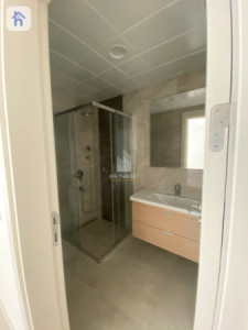 Modern 2-Bedroom Apartment Image 8