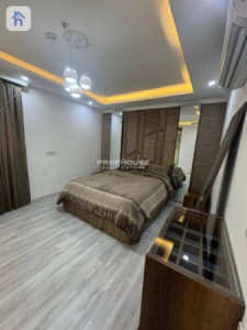 Spacious Apartment with Stunning Views Image 5