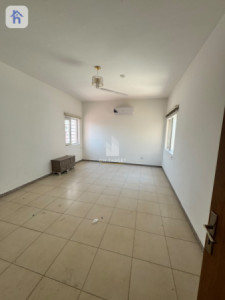 Spacious house with 4 bedrooms image 10