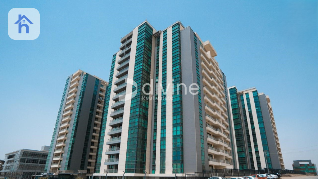 شقة واسعة في 4 برج للإيجار