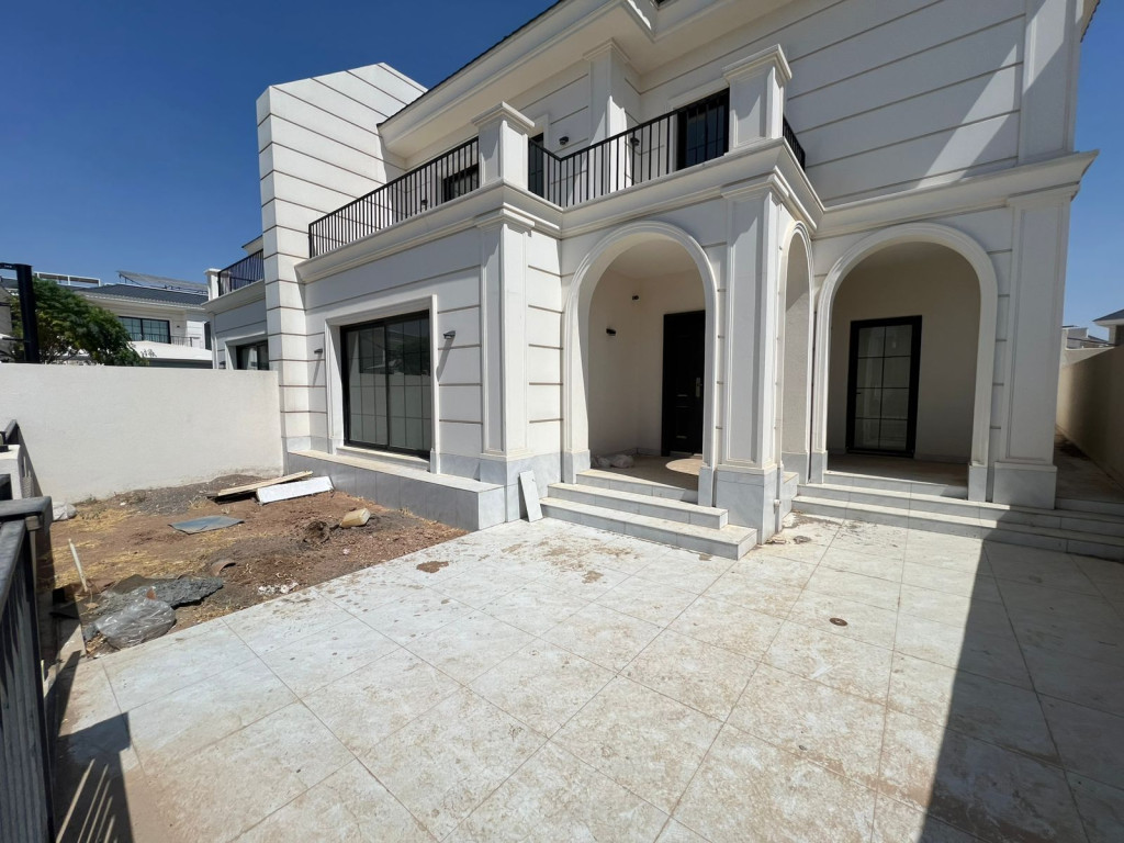 Family Home with Modern Design — 2