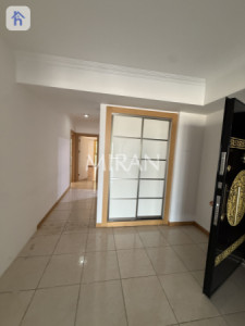 Modern Apartment image 4